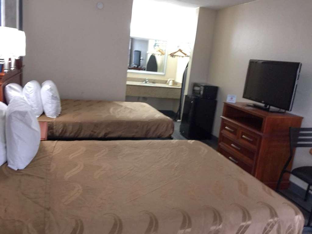 Americas Best Value Inn Tuscaloosa Oda fotoğraf
